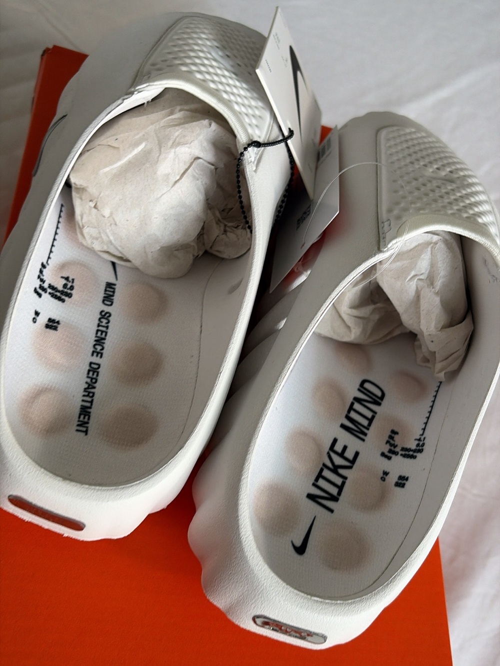 Nike women mind 001 Slip-On in White